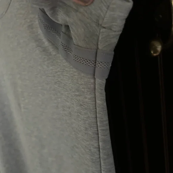 ATHLETA Gray Short Sleeve Crew Neck T-Shirt Athletic Dress Athleisure Preppy | M - Picture 6 of 16